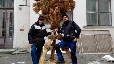 Фото: У Львові вже виготовили головний Дідух міста
