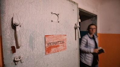 Фото: Міський голова Львова перевірив укриття у двох школах