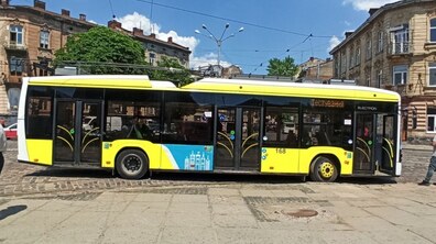 Фото: У місті тестують перший львівський тролейбус із автономним ходом