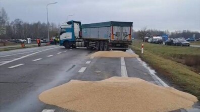 Фото: «Такі дії – ницість і ганьба», – Андрій Садовий про висипане українське зерно на кордоні