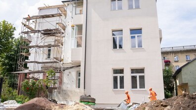 Фото: ІТ-кластер завершує відновлювати будинок у Львові після ракетного обстрілу