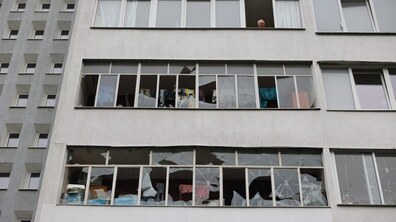 вибиті вікна в будинку після обстрілу 5 жовтня 2025 року