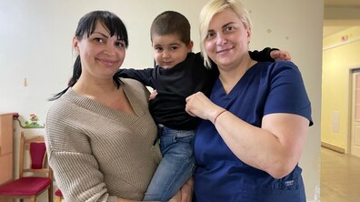 Фото: 350 випадків у світі: у Львові хірурги прооперували дитину з рідкісним зрощенням кісток