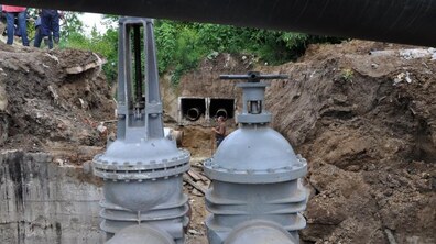 Фото: На пр. Червоної Калини ЛМКП «Львівтеплоенерго» проводить переврізку трубопроводів магістральної теплової мережі