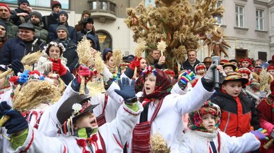 Фото: У переддень Різдва у Львові встановили Різдвяного Дідуха