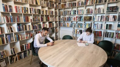 Фото: На вул. Шевченка, 270а відкрилась оновлена «Бібліотека сад»