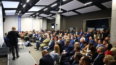 Фото: “Україна переможе, коли це чудовисько, яке є поруч з нами, зникне з мапи світу”, - Олексій Данілов на Форумі місцевого самоврядування у Львові