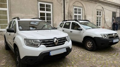 Фото: Мерія закупила та передала ще 2 автомобілі для військових