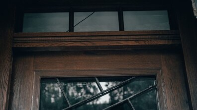 Фото: Збирали з частин: неподалік Стрийського парку відреставрували історичні двері