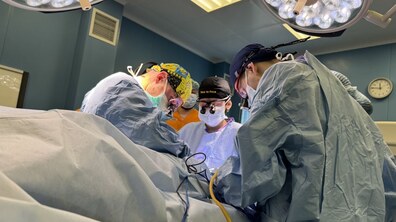 Фото: Знову зможе ходити: львівські лікарі провели унікальну операцію юнакові, який сильно травмувався внаслідок ДТП