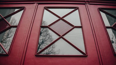 Фото: На вул. Пекарській відреставрували історичну металеву браму