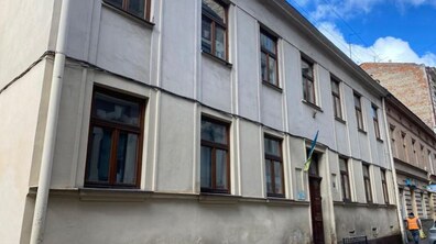 Фото: У будівлі на вул. Ференца Ліста проведуть протиаварійні роботи, аби убезпечити її від руйнування