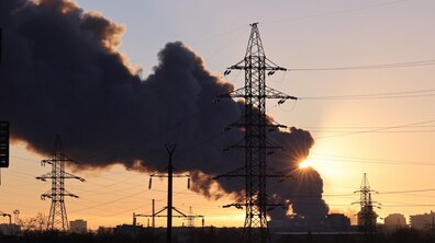 Світанок у Львові після одного з обстрілів ворога