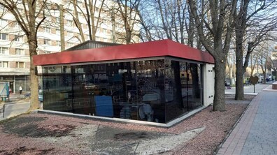 Фото: Суд зобов’язав знести незаконну скляну споруду навпроти готелю «Львів»