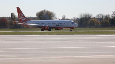 Фото: Український лоукостер SkyUp Airlines від сьогодні літатиме зі Львова до Праги, Харкова і Києва