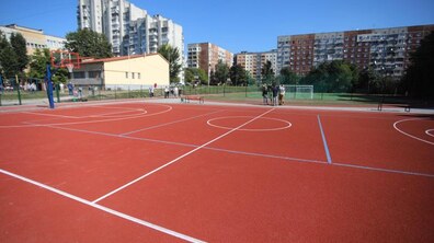 Фото: У ліцеї «Сихівський» облаштували сучасний спортивний майданчик