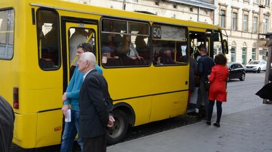 Фото: Завтра на сесії додатково розглянуть ухвалу щодо безкоштовного проїзду учнів в громадському транспорті