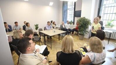 Фото: «Коли підприємець має запитання, він може зателефонувати до наших колег і отримати відповідь зрозумілою мовою», — А. Садовий про Центр підтримки підприємництва