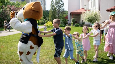Фото: Сміх, радість і танці: для дітей та молоді у «Джерелі» провели літнє свято