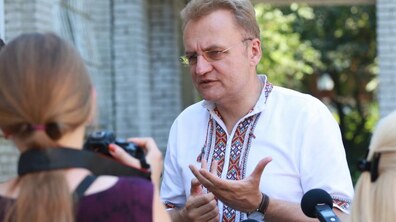 Фото: «Компанія «Ірокс» самозахоплює земельні ділянки і будує там будинки», - А. Садовий