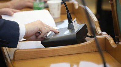 Фото: Сесія підтримала петицію про курсування громадського транспорту до 23.00 год
