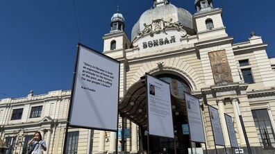 Фото: Відтепер на Головному вокзалі Львова інформують про воїнів, з якими прощається місто