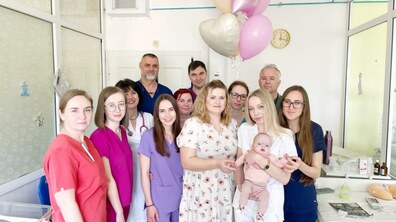 Фото: У львівській лікарні святого Миколая виходили дівчинку, яка народилася з вагою 600 грамів