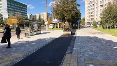 Фото: На пр. Чорновола продовжують облаштування велодоріжки: розпочали асфальтування