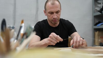 Фото: Терапія творчістю: як у центрі UNBROKEN допомагають захисникам відновитись
