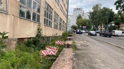 Фото: Приватне підприємство, на території якого у колодязь впала жінка, ліквідовує несправності