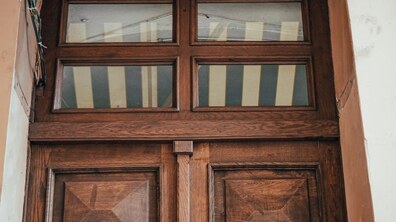 Фото: У центрі Львова в будинку 18 століття відновили цінні двері