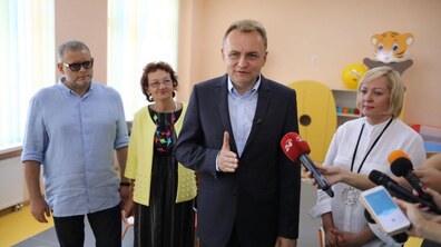 Фото: Школи Львова, де учні отримали найвищі бали за результатами ЗНО (200 та 400 балів), отримають додатково мультиборди в новому навчальному році