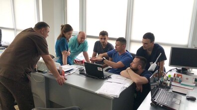 Фото: Нейрохірурги Лікарні св. Пантелеймона видалили пацієнту частину мозку, щоб вилікувати від епілепсії