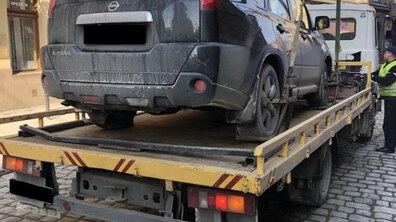Фото: Впродовж 1-4 березня було евакуйовано 12 автомобілів на арештмайданчик
