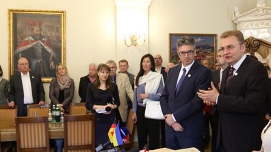 Фото: «Компанія Еджіс представила проект рекультивації Грибовицького полігону мешканцям навколишніх сіл», - А. Садовий