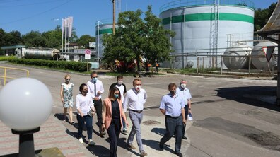 Фото: Мер Львова вручив компанії «Ензим» подяку за допомогу місту під час карантину