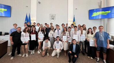 Фото: 62 школярі-переможці всеукраїнських і міжнародних конкурсів отримали у Львові по 10 000 гривень