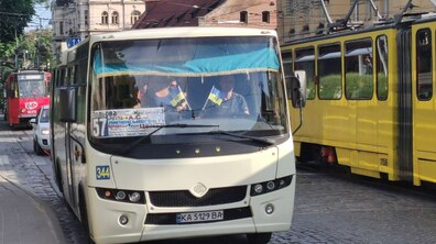 Фото: Від 3 березня автобуси № 57 матимуть кінцеву зупинку у центрі міста - на пл. Різні