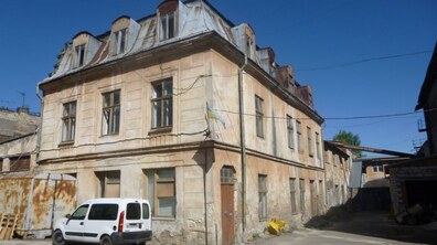 Фото: Продаж будівлі на вул. Ткацькій, 27