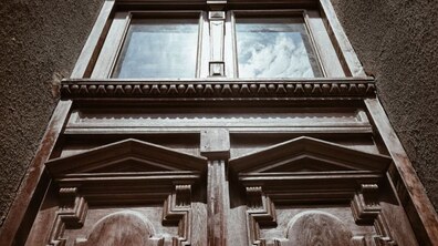 Фото: Реставратори відновили одну із найвищих брам у Львові