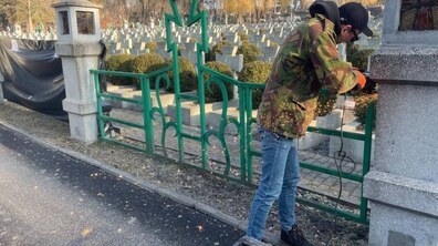 Фото: На Янівському цвинтарі розпочали реставрацію огорожі меморіалу Українських Січових Стрільців