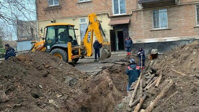 Фото: Львівські комунальники допомагають Кривому Рогу запустити опалення в місті