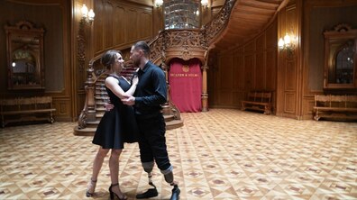 Фото: Ветеран Олександр Жавненко, пацієнт центру UNBROKEN, вперше після важкого поранення станцював з коханою на протезах