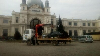 Фото: За два тижні було евакуйовано 41 автомобіль на арештмайданчик