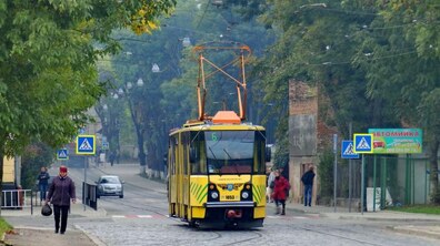 Фото: У різдвяну ніч додатково курсуватимуть ще три нічні трамвайні маршрути