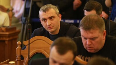 Фото: Сесія затвердила перелік вулиць, зупинку та стоянку на яких заборонено