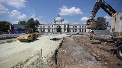 Фото: «До кінця цього року вже можна буде трамваєм проїхати прямо до входу у вокзал», — А. Садовий про ремонт пл. Двірцевої