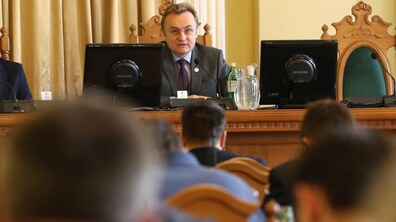 Фото: «Ми проголосували питання доповнення до бюджету, прийняли ряд програм, фіналізували питання по площі Юра», - А. Садовий