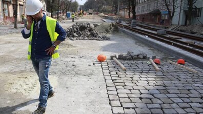 Фото: На вул. Личаківській триває завершальний етап ремонтних робіт: на відрізку від вул. Б. Котика до вул. Черемшини вже проклали дорожнє покриття та облаштовують тротуари