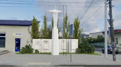 візуалізація статуї Ісуса Христа, яку облаштують навпроти Храму пресвятої Богородиці Володарки України УГКЦ. Скульптурна композиція поруч з пішохідним переходом на вул. Новознесенській у Львові